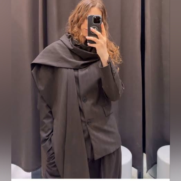 Zara Jackets & Blazers - Zara ZW COLLECTION LIMITED EDITION PINSTRIPE BLAZER WITH SC